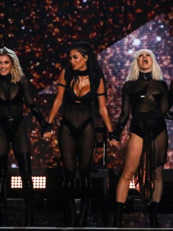The Pussycat Dolls durante primeira apresentação no The X Factor em 2019