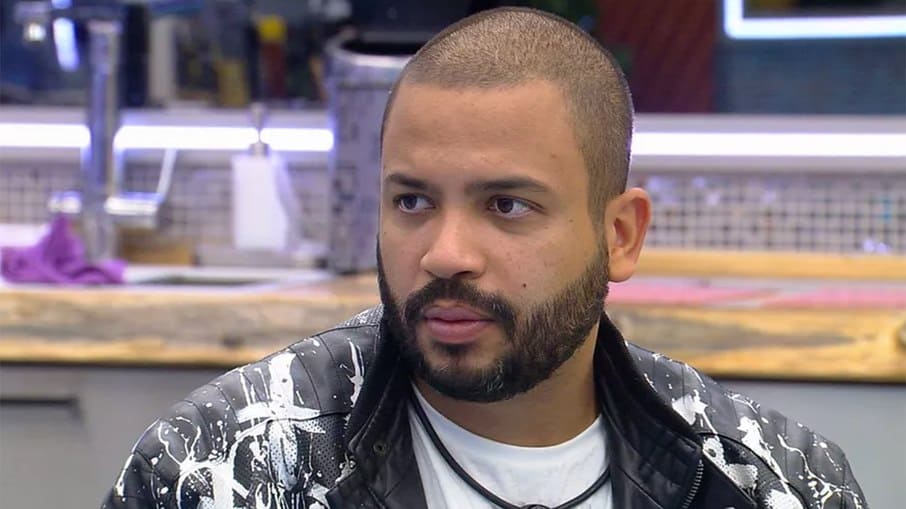 Projota no BBB21; cantor se recusou a comer até lasanha no reality (Foto: Reprodução/TV Globo)