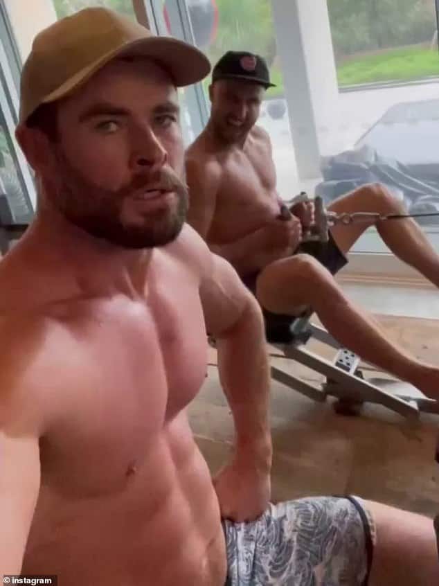 Internautas estão babando com o treino sem camisa de Chris Hemsworth, o Thor