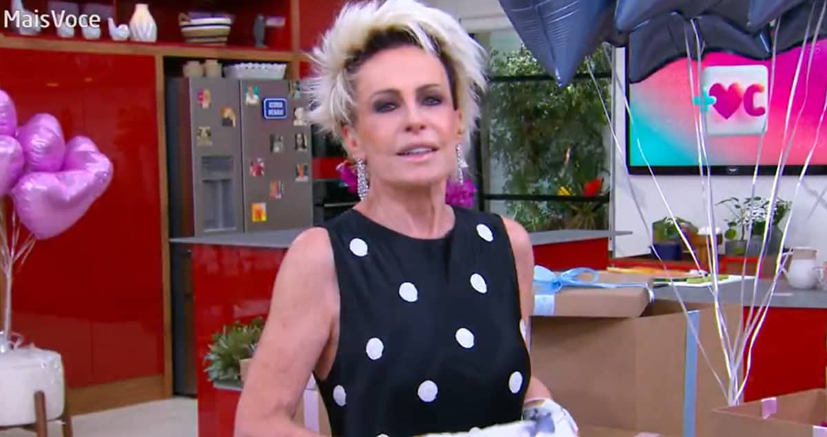 Ana Maria Braga recebeu surpresas de aniversário e chorou no Mais Você (Foto: Reprodução/TV Globo)