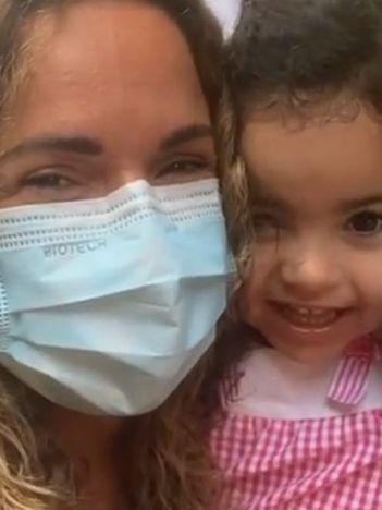 Daniela Mercury com a neta e a filha em encontro após um ano (Foto: Reprodução/Instagram)