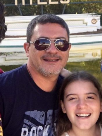 Tom Veiga com a família em viagem aos Estados Unidos; herança do intérprete de Louro José tem novo problema (Foto: Reprodução/Instagram)