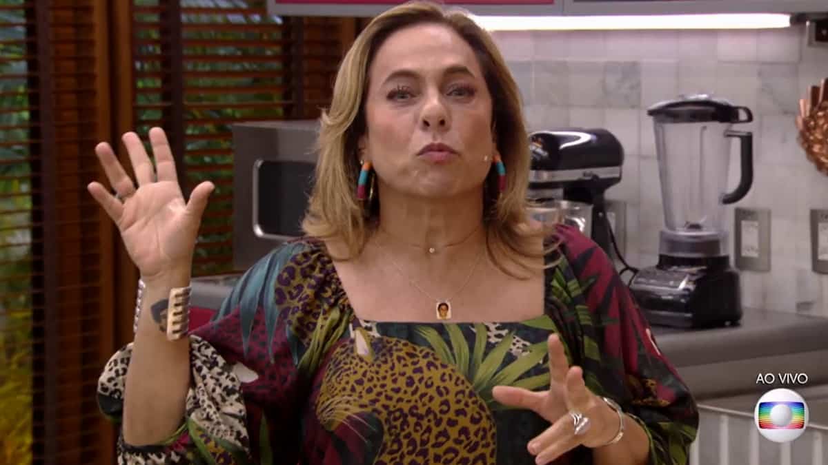 Cissa Guimarães no comando do É De Casa; apresentadora está isolada após sair da Globo (Foto: Reprodução/TV Globo)