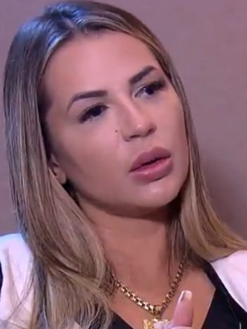 Deolane Bezerra em entrevista ao Cidade Alerta; mulher de MC Kevin revelou como era a vida do casal (Foto: Reprodução/Record)