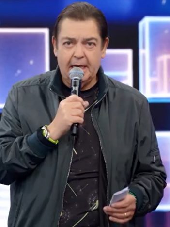 Fausto Silva no comando do Domingão do Faustão; apresentador ligou para Tiago Leifert após ser substituído (Foto: Reprodução/TV Globo)