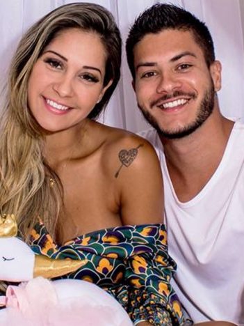 Mayra Cardi e Arthur Aguiar juntos; influenciadora disse que ainda ama o ex (Foto: Reprodução/Instagram)