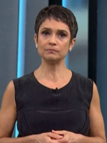Sandra Annenberg no comando do Globo Repórter; jornalista se emocionou em vacinação (Foto: Reprodução/TV Globo)