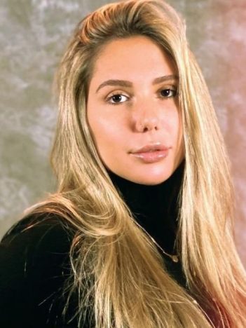 Carolina Portaluppi, filha de Renato Gaúcho, do Flamengo