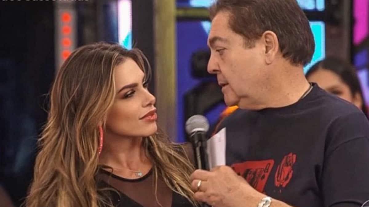 Erika Schneider e Fausto Silva no Domingão do Faustão; bailarina falou sobre o ex-chefe na Globo (Foto: Reprodução/Instagram)