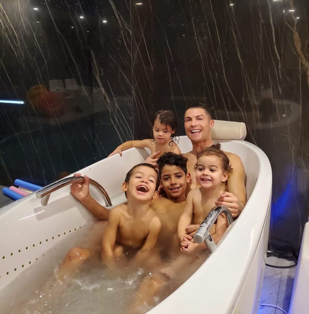 Cristiano Ronaldo com os filhos