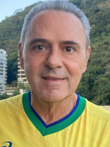 Luis Roberto de Múcio tem vida discreta com a esposa fora da Globo e acompanha repercussão nas redes (Foto: Reprodução/Instagram)