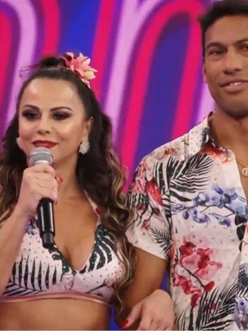 Viviane Araújo e Rodrigo Oliveira, seu professor na Super Dança dos Famosos (Foto: Reprodução/TV Globo)