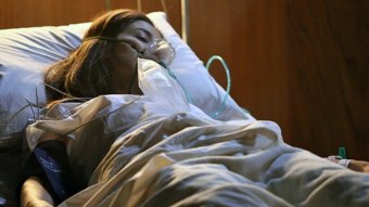 Cora (Marjorie Estiano) morre após levar tiro em Império (Foto: Raphael Dias/TV Globo)