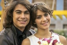 Rafael Vitti (Pedro) e Isabella Santoni (Karina) em Malhação Sonhos; Globo acabou com novela e reprise não terá substituta (Foto: Divulgação/TV Globo)
