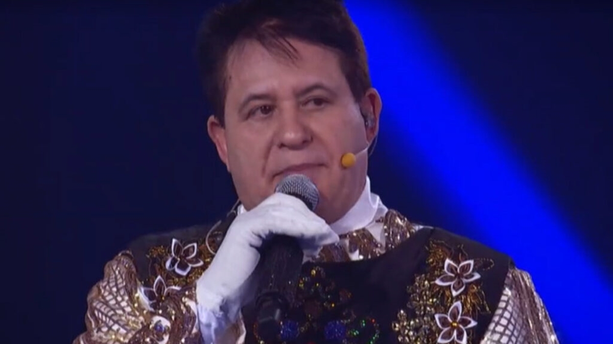 Marrone se revelou como o Boi-Bumbá do The Masked Singer Brasil (Foto: Reprodução/TV Globo)