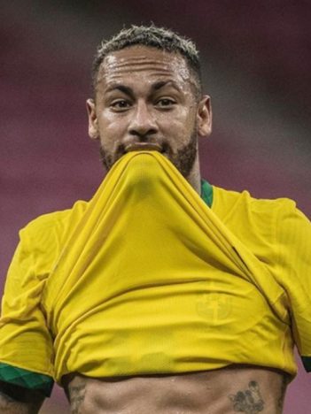 Neymar ficou revoltado com críticas e Galvão Bueno rebateu ao vivo na Globo (Foto: Reprodução/Instagram)