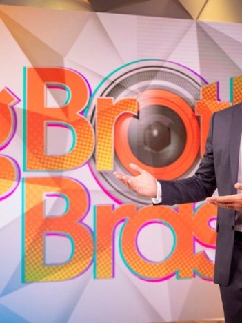Tadeu Schmidt é o apresentador do BBB22, que terá novo quadro de humor com Paulo Vieira (Foto: TV Globo/João Cotta)