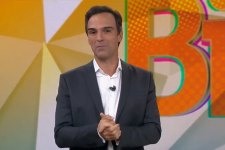 Tadeu Schmidt é o apresentador do BBB22; reality terá mudança na festa do líder (Foto: Reprodução/TV Globo)