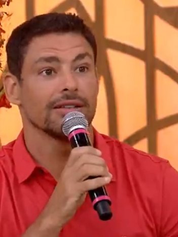 Cauã Reymond durante participação no Encontro; ator revelou incômodo em Um Lugar ao Sol (Foto: Reprodução/TV Globo)