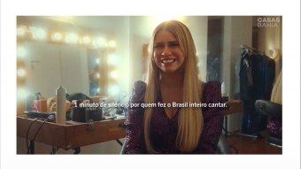 Marília Mendonça em comercial veiculado pela Casas Bahia com 1 minuto de silêncio no intervalo do Fantástico (Foto: Reprodução/TV Globo)