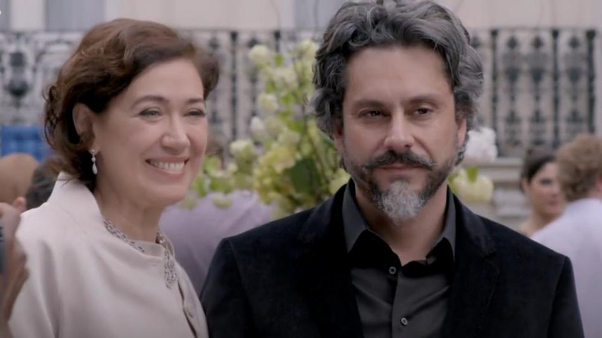 Maria Marta (Lilia Cabral) e José Alfredo (Alexandre Nero) em Império; Comendador volta no final (Foto: Reprodução/TV Globo)