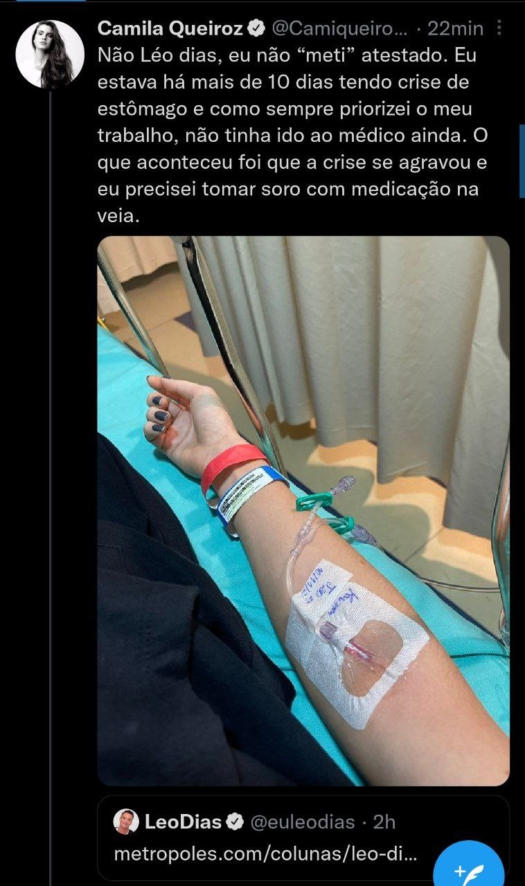Camila Queiroz posta foto em hospital após ser cortada de novela