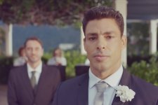 Christian (Cauã Reymond) assume vida de Renato e se casa com Bárbara (Alinne Moraes) em Um Lugar ao Sol (Foto: Reprodução/TV Globo)