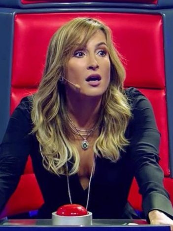 Claudia Leitte no The Voice; cantora é substituída por Fafá de Belém na versão do reality para idosos (Foto: Reprodução/TV Globo)