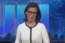 Renata Vasconcellos no Jornal Nacional; apresentadora tem retorno à bancada definido (Foto: Reprodução/TV Globo)