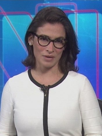 Renata Vasconcellos no Jornal Nacional; apresentadora tem retorno à bancada definido (Foto: Reprodução/TV Globo)