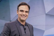 Tadeu Schmidt é o apresentador do BBB22; reality tem faturamento histórico (Foto: Divulgação/TV Globo)