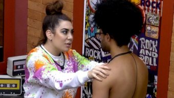 Naiara Azevedo conversa com Luciano após prova no BBB 22 (Reprodução/Globoplay)