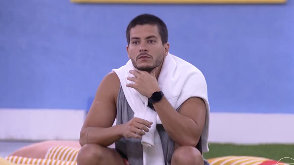 Arthur Aguiar isolado no BBB 2022 após Jade Picon vencer a Prova do Líder (Foto: Reprodução/TV Globo)