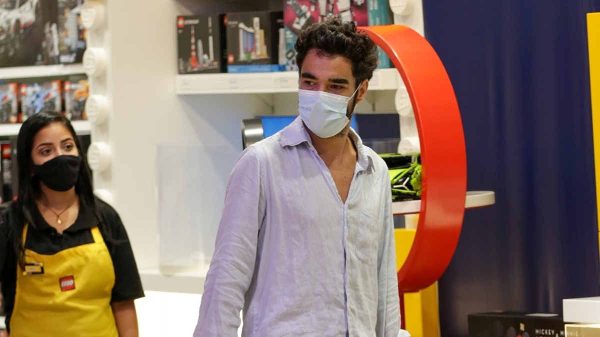 Caio Blat apareceu em clique raro com o filho no shopping (Foto: Victor Chapetta/Ag News)