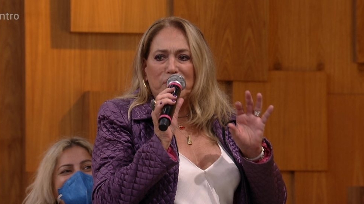 Susana Vieira durante participação no Encontro; atriz radicalizou no visual (Foto: Reprodução/TV Globo)