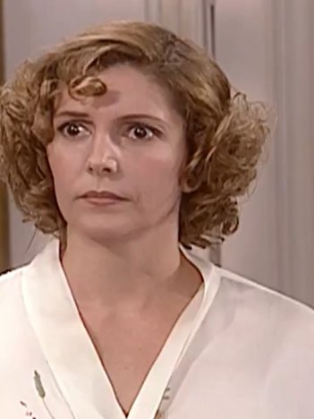Dinorá (Maria Padilha) sofrerá vingança em O Cravo e a Rosa (Foto: Reprodução/TV Globo)