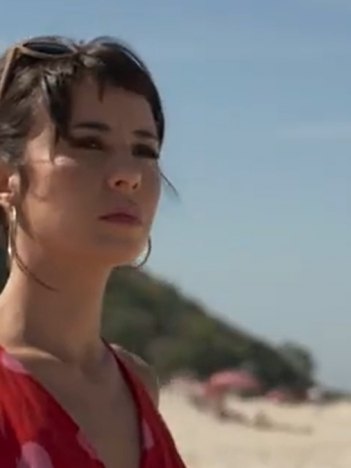 Lara (Andréia Horta) terminará sozinha no final de Um Lugar ao Sol (Foto: Reprodução/TV Globo)