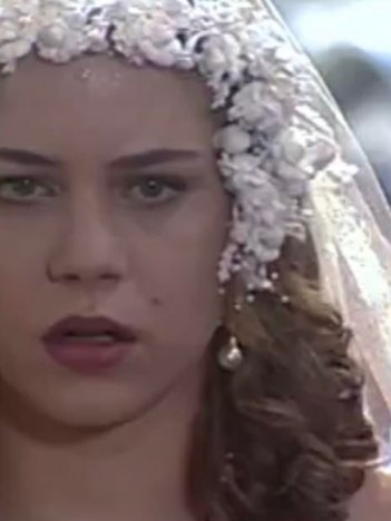 Bianca (Leandra Leal) foge do casamento com Heitor (Rodrigo Faro) em O Cravo e a Rosa (Foto: Reprodução/TV Globo)