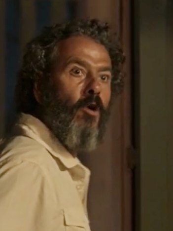 José Leôncio (Marcos Palmeira) estoura e revela segredo de Tadeu (José Loreto) em Pantanal (Foto: Reprodução/TV Globo)