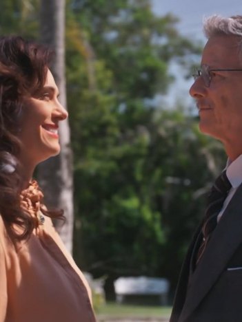 Violeta e Eugenio voltam a viver cena quente de amor (Reprodução/TVGlobo)