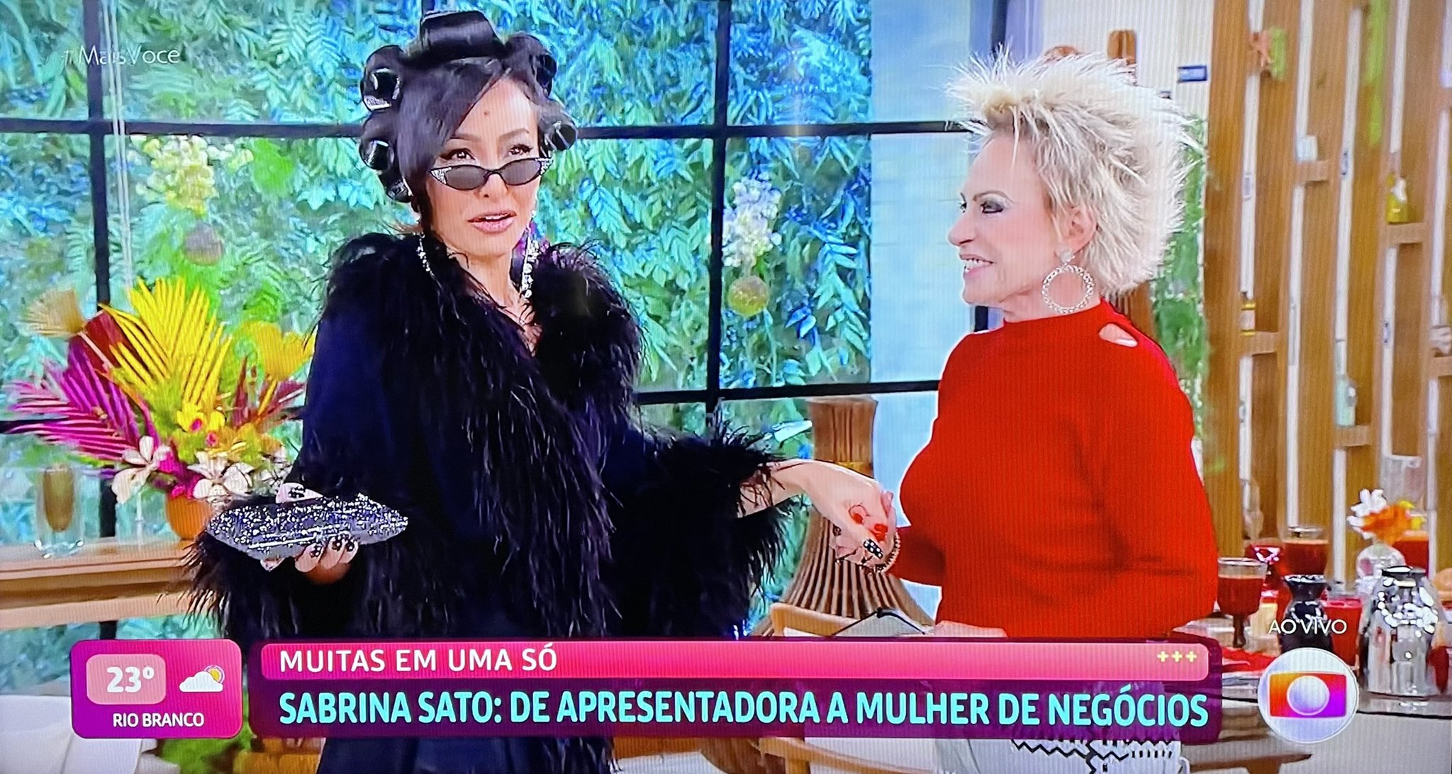 Ana Maria Braga e Sabrina Sato se divertem no Mais Você (Reprodução/TVGlobo)