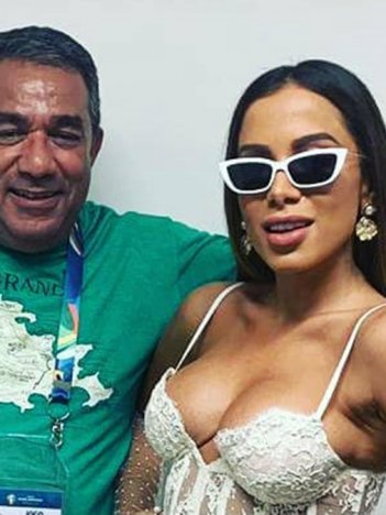 Anitta e seu pai, Mauro Machado (Reprodução/Instagram)
