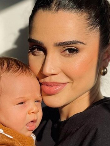 Paula Amorim e seu filho, Theo (Foto: Reprodução/Instagram)
