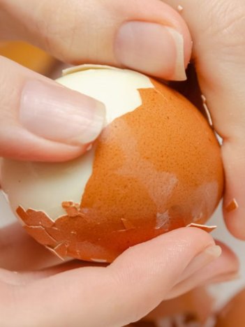 Truque fácil para descascar ovos cozidos