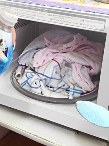 Use o micro-ondas para higienizar seus panos de prato