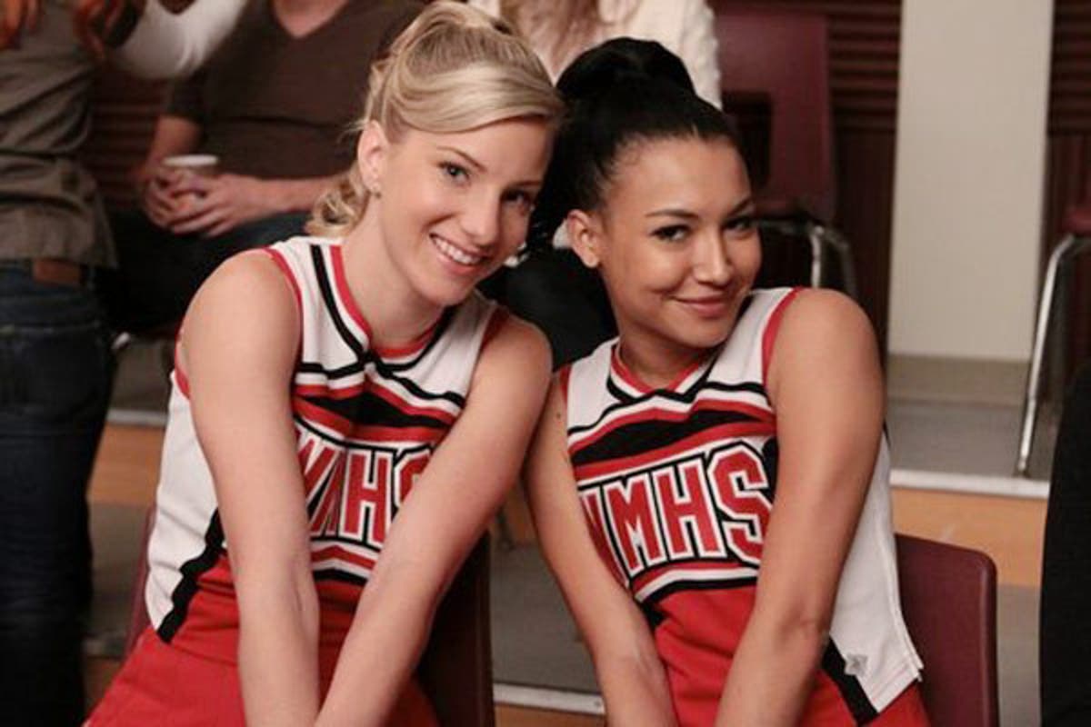Brittany (Heather Morris) e Santana (Naya Rivera) em Glee