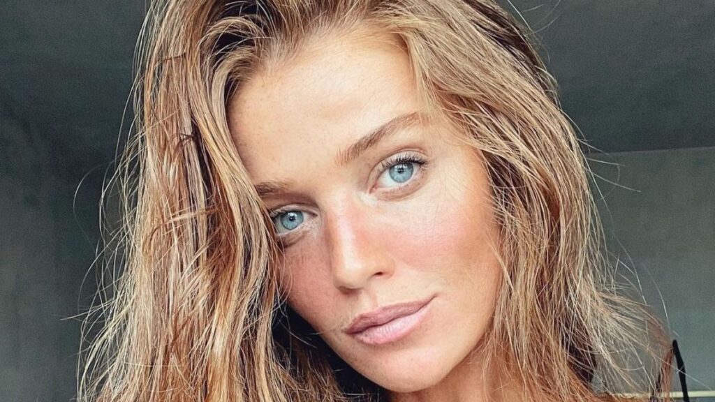 Cintia Dicker, esposa de Pedro Scooby, toma decisão após filha ser atacada: “Vai pagar” Cíntia Dicker (Foto: Reprodução/Instagram)