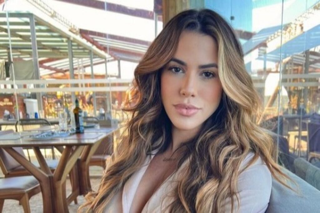 Larissa Tomásia