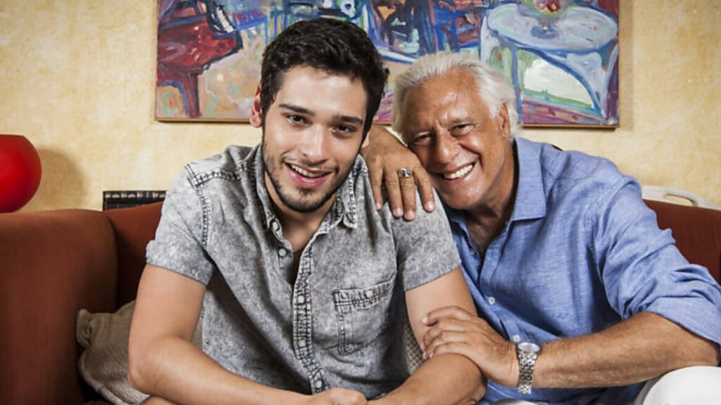 Filho de Antonio Fagundes expõe relato sobre sexualidade: “Já apanhei” Antonio Fagundes e filho