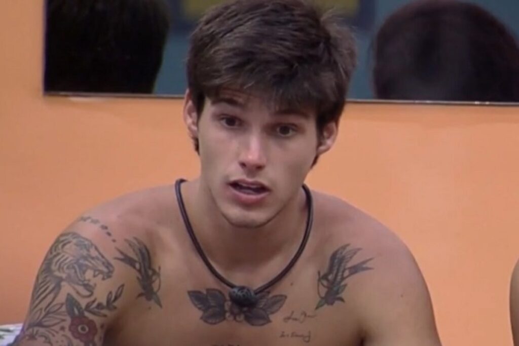 BBB 2023: Gabriel Tavares toma ranço e cogita vomitar na cama de rival Gabriel Tavares, participante do BBB 2023
